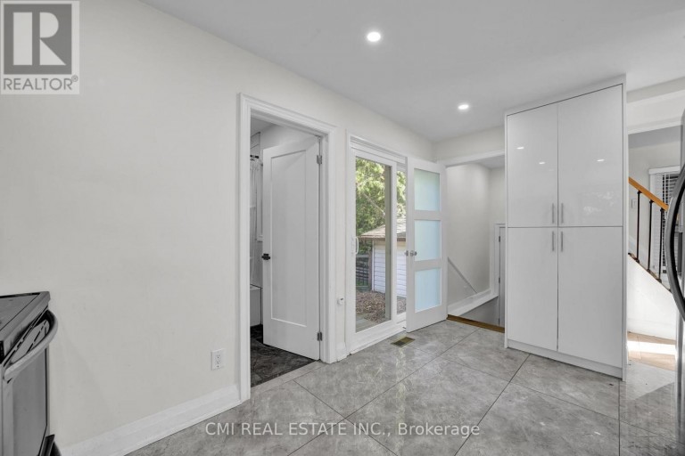 153 CLARENCE STREET, Vaughan (West Woodbridge), Ontario, L4L1L4