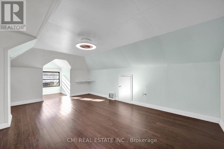 153 CLARENCE STREET, Vaughan (West Woodbridge), Ontario, L4L1L4