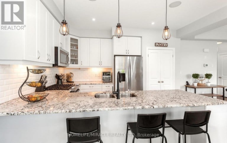 498 FAIRWAY ROAD, Woodstock (Woodstock - North), Ontario, N4T0J1