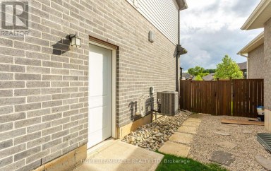 498 FAIRWAY ROAD Woodstock (Woodstock - North) Ontario photo 43