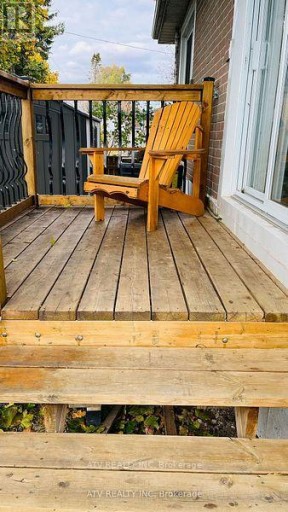 696 BALATON AVENUE, Pickering (Bay Ridges), Ontario, L1W1W1