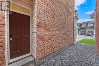 BSMT - 2447 MOONLIGHT CRESCENT Pickering Ontario photo 2
