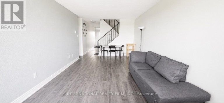 308 - 40 SUNNY GLEN WAY, Toronto (Flemingdon Park), Ontario, M3C2Z2
