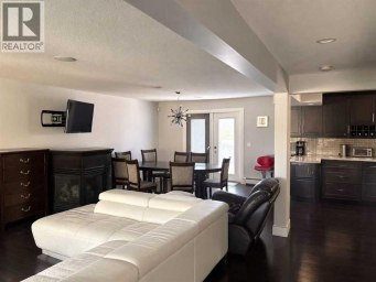 7331 Keewatin Street SW Calgary Alberta photo 12