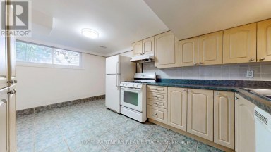 BACK - 177 MAPLE AVENUE Richmond Hill (Harding) Ontario photo 3