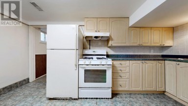 BACK - 177 MAPLE AVENUE Richmond Hill (Harding) Ontario photo 5