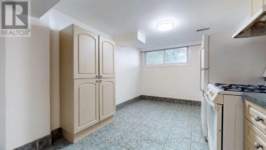 BACK - 177 MAPLE AVENUE Richmond Hill (Harding) Ontario photo 9