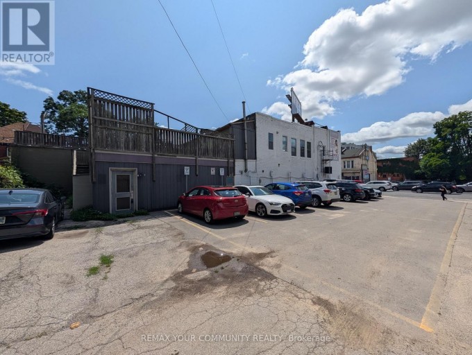 358 MAIN STREET W, Hamilton (Strathcona), Ontario, L8P1K2