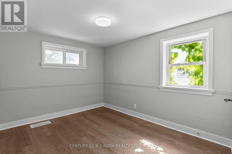 323 CRAWFORD STREET, Orillia, Ontario, L3V1K2
