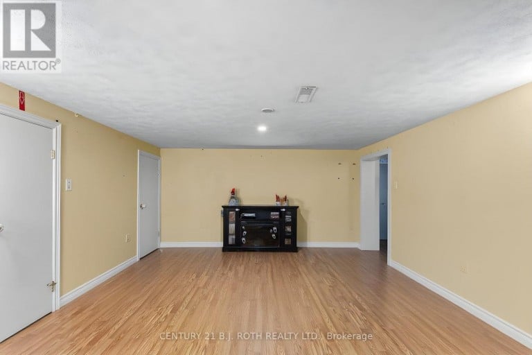 323 CRAWFORD STREET, Orillia, Ontario, L3V1K2