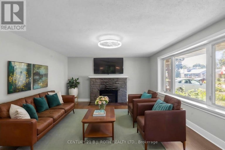 323 CRAWFORD STREET, Orillia, Ontario, L3V1K2