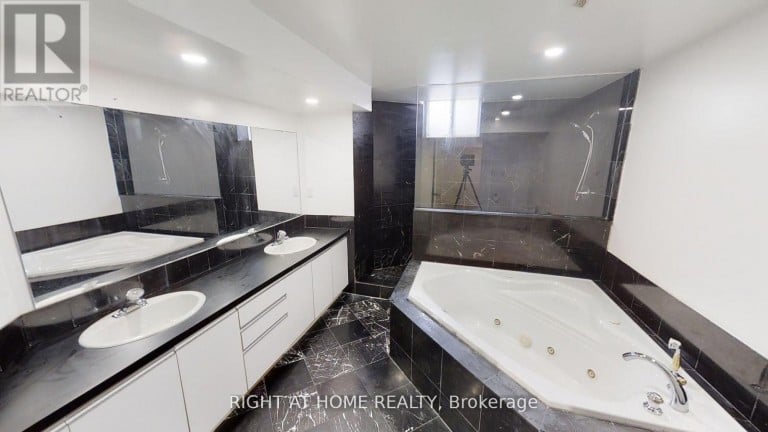 (LOWER) 31 NORTHGATE CRESCENT E, Richmond Hill (Bayview Hill), Ontario, L4B2K8