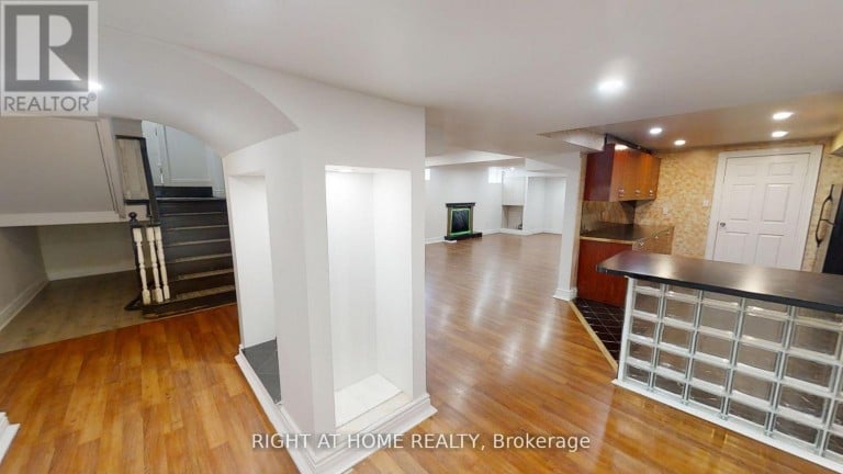(LOWER) 31 NORTHGATE CRESCENT E, Richmond Hill (Bayview Hill), Ontario, L4B2K8