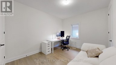 UPPER TWO BEDROOMS  - 97 HALLDORSON AVENUE Aurora Ontario photo 7