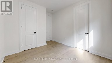 UPPER TWO BEDROOMS  - 97 HALLDORSON AVENUE Aurora Ontario photo 9
