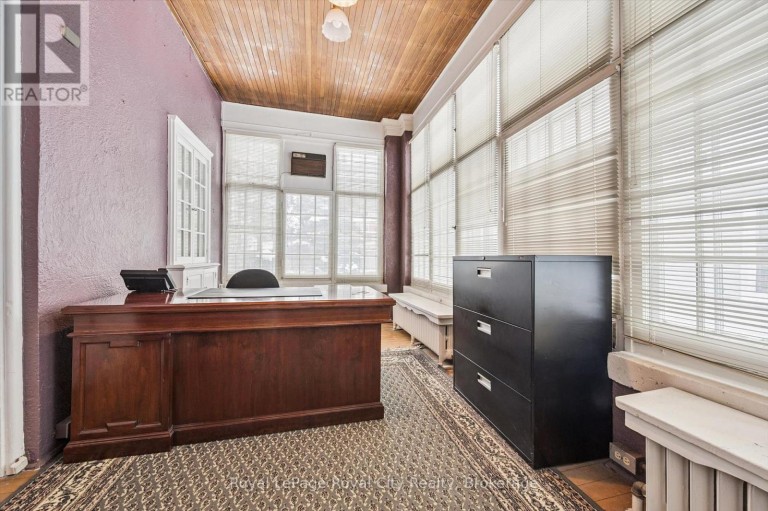143 NORFOLK STREET, Guelph (Downtown), Ontario, N1H4J7