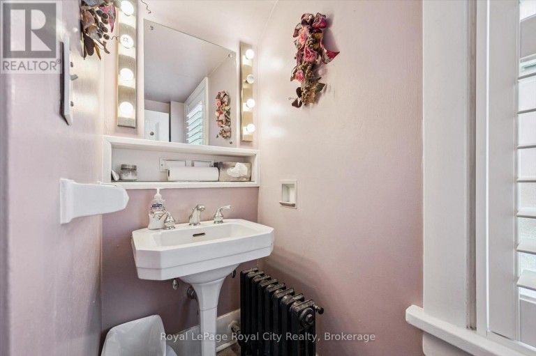 143 NORFOLK STREET, Guelph (Downtown), Ontario, N1H4J7