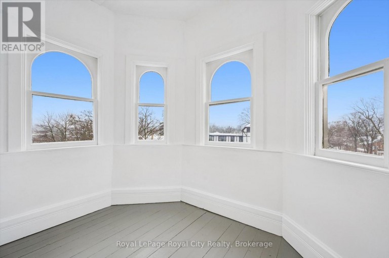143 NORFOLK STREET, Guelph (Downtown), Ontario, N1H4J7