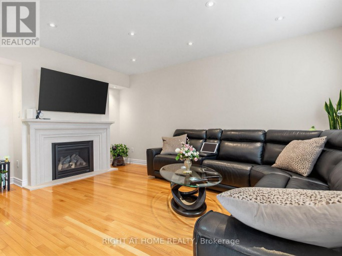 99 RICHLER AVENUE, Vaughan (Kleinburg), Ontario, L4H3Y6