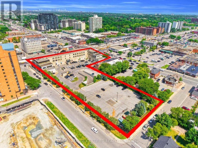 G16 - 3024 HURONTARIO STREET, Mississauga (Cooksville), Ontario, L5B4M4