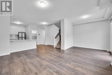 57 PLACETTE STITCH MEWS Ottawa Ontario photo 13