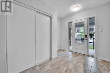 57 PLACETTE STITCH MEWS Ottawa Ontario photo 21