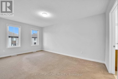 57 PLACETTE STITCH MEWS Ottawa Ontario photo 27