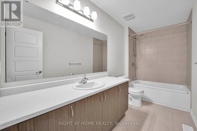 57 PLACETTE STITCH MEWS Ottawa Ontario photo 3