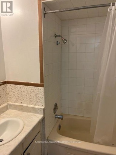 2 - 1746A EGLINTON AVENUE W, Toronto (Briar Hill-Belgravia), Ontario, M6E2H6