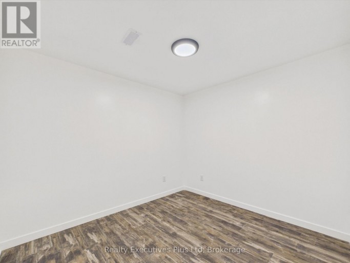 29 QUEEN STREET, Sundridge, Ontario, P0A1Z0