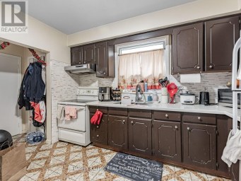 6 CARRINGTON AVENUE Toronto (Caledonia-Fairbank) Ontario photo 12