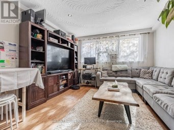 6 CARRINGTON AVENUE Toronto (Caledonia-Fairbank) Ontario photo 3
