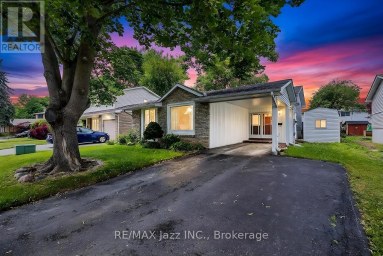 22 DEERPARK CRESCENT Clarington (Bowmanville) Ontario photo 1