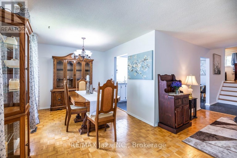 22 DEERPARK CRESCENT, Clarington (Bowmanville), Ontario, L1C3M3
