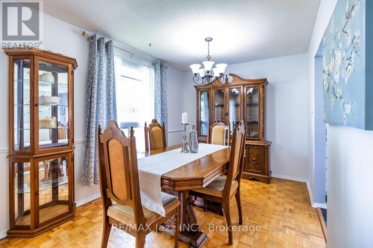 22 DEERPARK CRESCENT, Clarington (Bowmanville), Ontario, L1C3M3