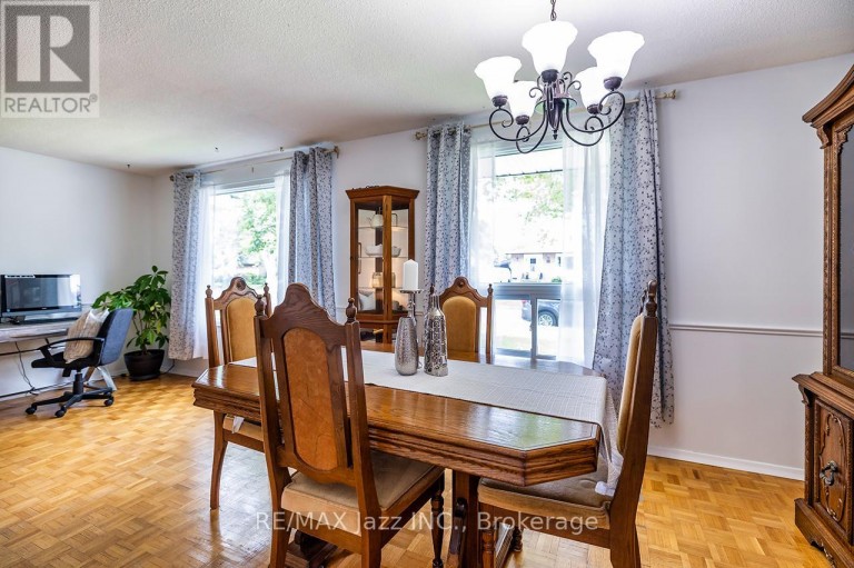 22 DEERPARK CRESCENT, Clarington (Bowmanville), Ontario, L1C3M3
