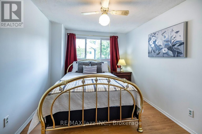 22 DEERPARK CRESCENT, Clarington (Bowmanville), Ontario, L1C3M3