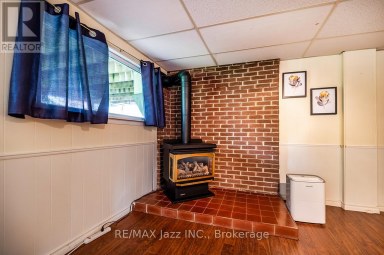 22 DEERPARK CRESCENT Clarington (Bowmanville) Ontario photo 25