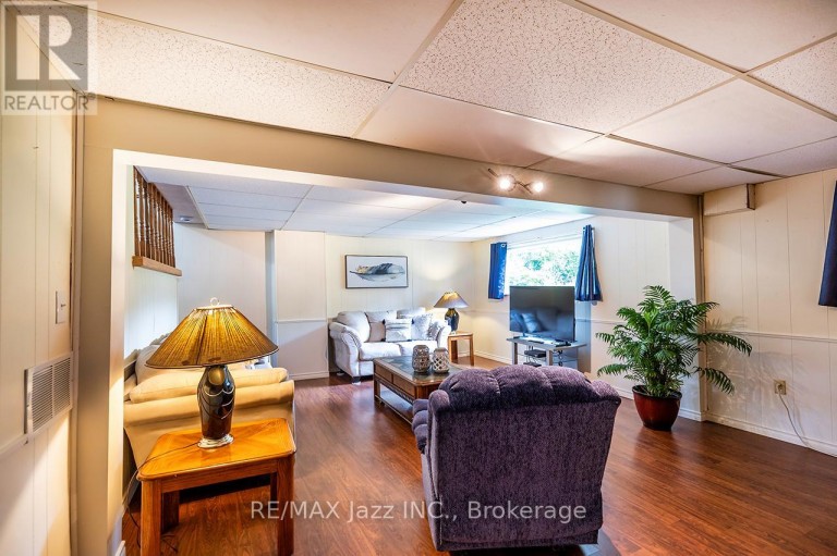 22 DEERPARK CRESCENT, Clarington (Bowmanville), Ontario, L1C3M3