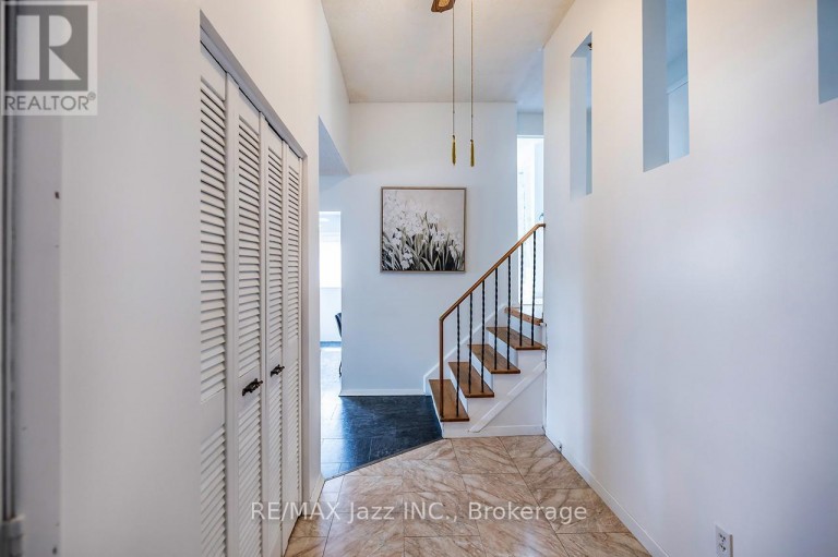 22 DEERPARK CRESCENT, Clarington (Bowmanville), Ontario, L1C3M3