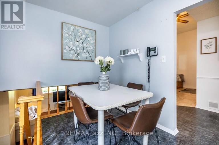 22 DEERPARK CRESCENT, Clarington (Bowmanville), Ontario, L1C3M3