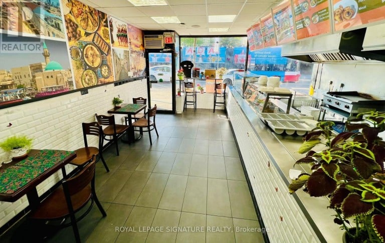 761 DUNDAS STREET W, Toronto (Trinity-Bellwoods), Ontario, M6J1T9