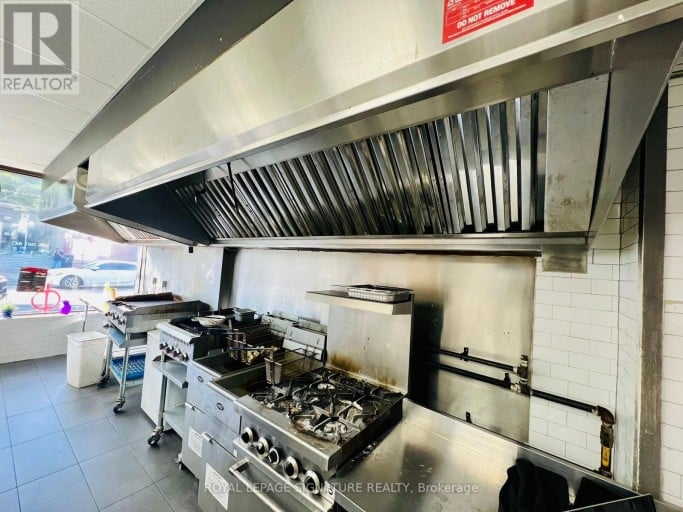 761 DUNDAS STREET W, Toronto (Trinity-Bellwoods), Ontario, M6J1T9