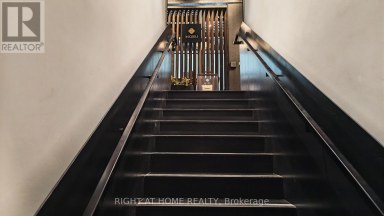 UPPER - 6 EGLINTON AVENUE E Toronto (Mount Pleasant West) Ontario photo 10