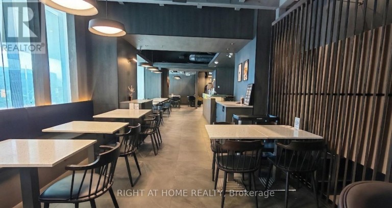 UPPER - 6 EGLINTON AVENUE E, Toronto (Mount Pleasant West), Ontario, M4P1A6