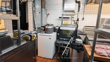 UPPER - 6 EGLINTON AVENUE E Toronto (Mount Pleasant West) Ontario photo 8