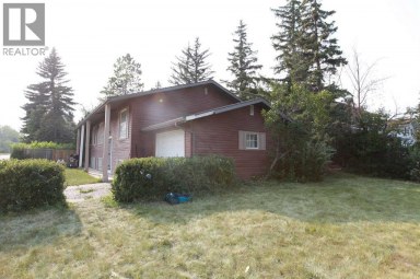 904 73 Avenue SW Calgary Alberta photo 2