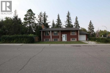 904 73 Avenue SW Calgary Alberta photo 4