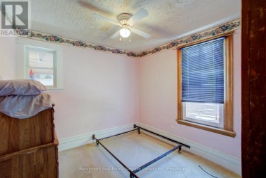 237 THOMAS STREET St. Marys Ontario photo 15