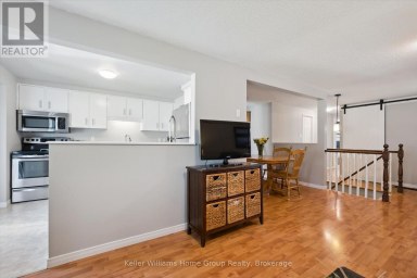 395 STRATHALLAN STREET Centre Wellington (Fergus) Ontario photo 13